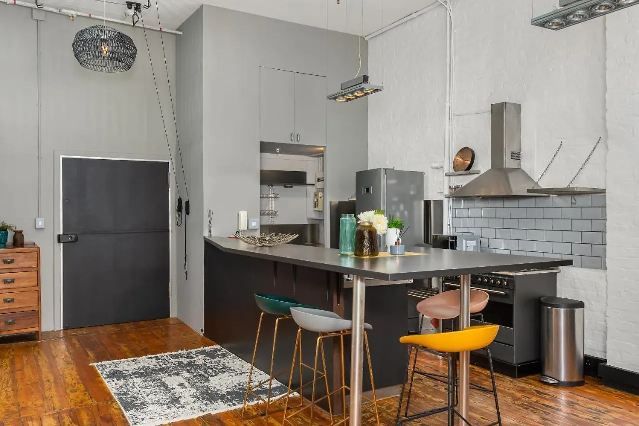 Wolroy House Apartments ケープタウン